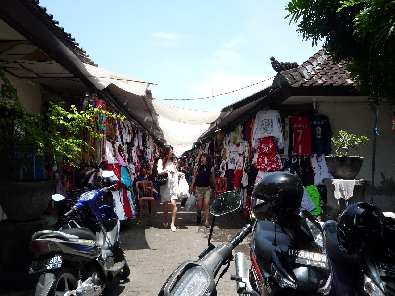 Sunday Market Bali: A Complete Guide to Shopping and Local Finds