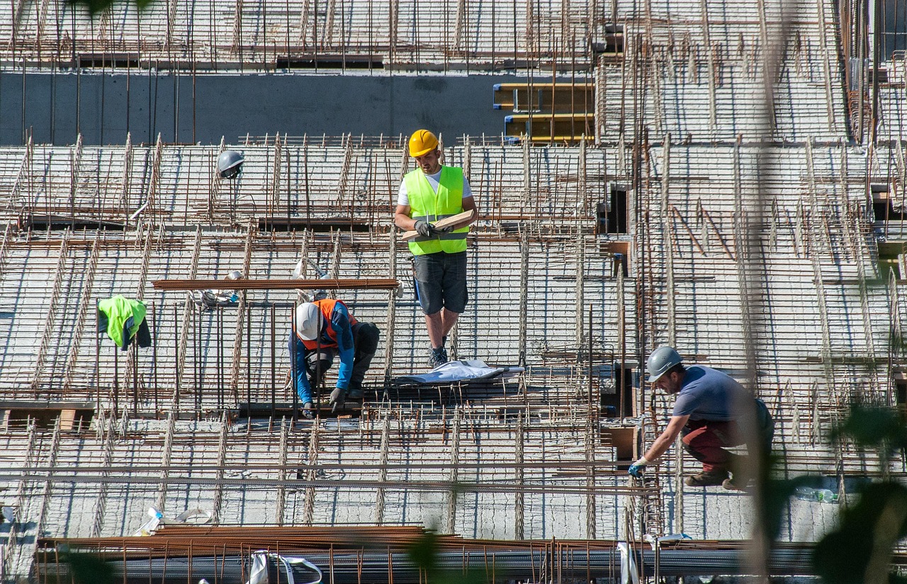 What Is a Construction Superintendent? Roles, Responsibilities, and Skills Explained